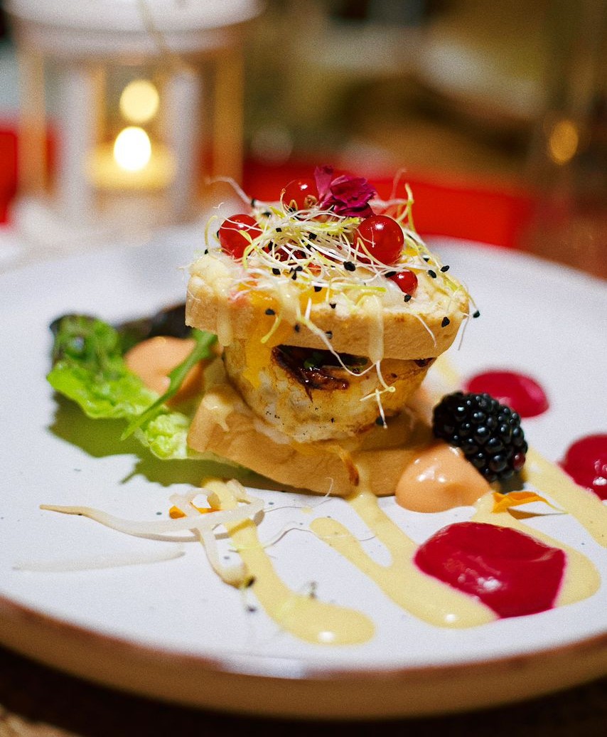 Continental dish at Dexdee Resort